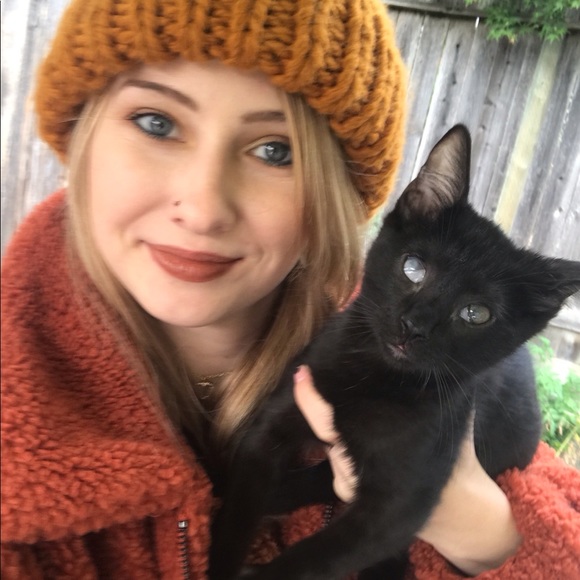 Meet your Posher - Picture 6 of 7